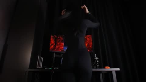 darkspark_ online show from December 5, 10:38 am