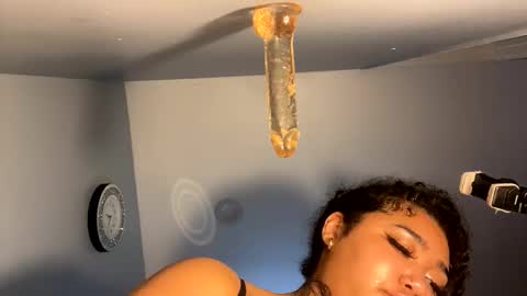 dayqueen1 online show from April 24, 12:30 pm