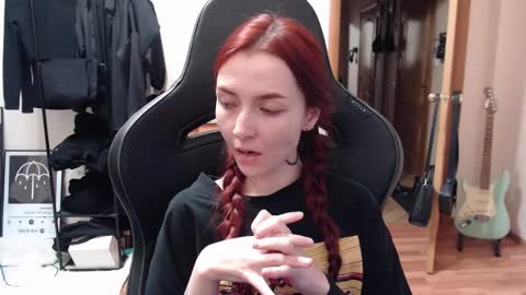 freak online show from December 5, 9:28 pm