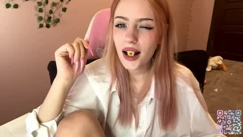 Maggie online show from May 1, 10:40 am