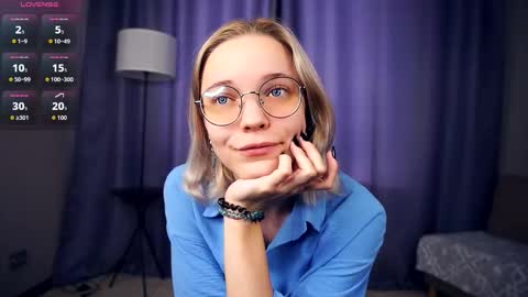 Charlie 18yo online show from September 16, 6:32 am