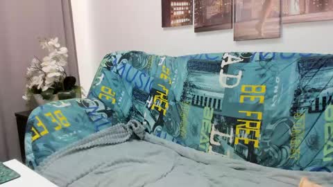 Holly online show from June 3, 1:28 am