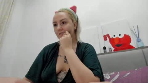 Debbie Mon Tue Fri Sun Sat GMT 3 1000am - 0400pm  online show from February 15, 8:56 pm