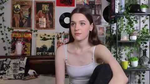 Annie online show from October 31, 6:56 pm