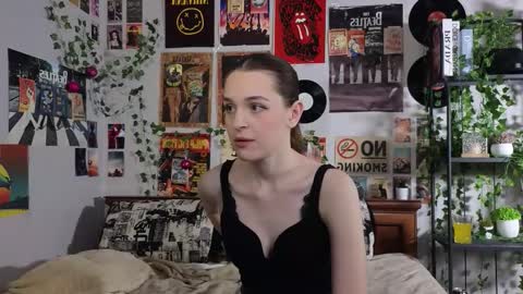 Annie online show from November 1, 7:07 pm