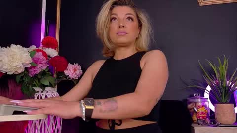 Deea online show from November 5, 8:36 pm