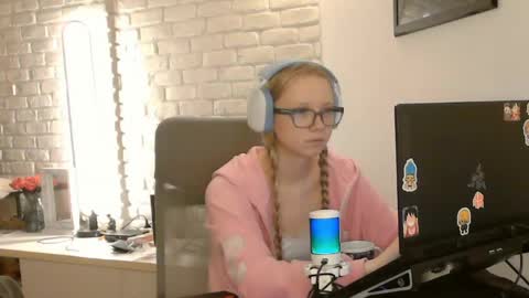 Amanda online show from June 5, 8:04 pm