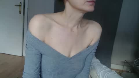 KamiDevi online show from October 20, 2:42 pm