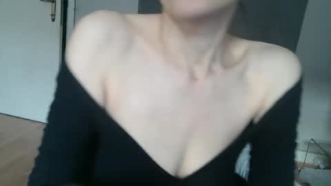 KamiDevi online show from October 18, 2:09 pm