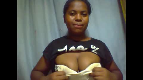 deliah712909 online show from February 16, 6:10 am