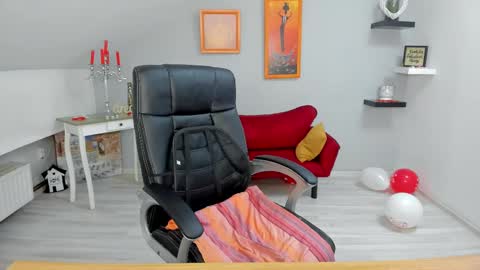 DeliciousLolly online show from February 20, 5:01 am