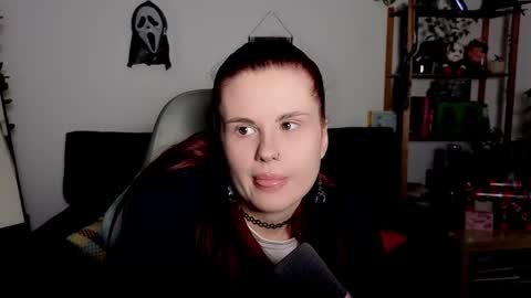 dellacrush_ online show from November 26, 5:58 pm