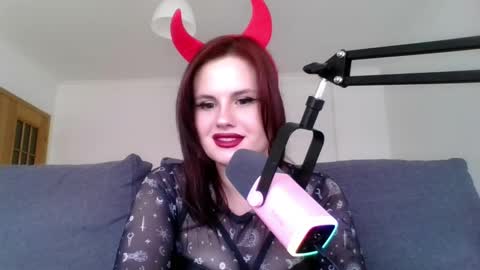 dellacrush_ online show from March 7, 2:56 pm