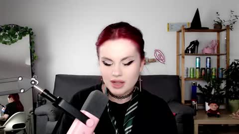 dellacrush_ online show from September 21, 6:50 pm