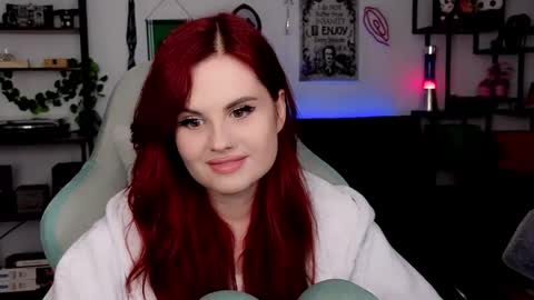 dellacrush_ online show from March 23, 7:09 pm