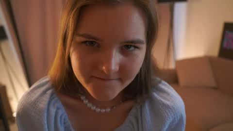 Hi my name is Sari nice to see you in my Room online show from June 2, 6:47 am