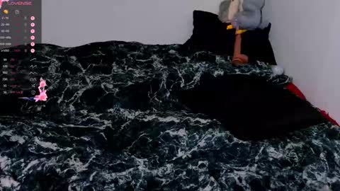 Demmi online show from October 14, 1:35 pm