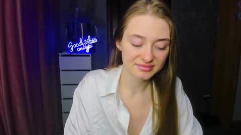 Sophie online show from September 17, 2:53 am