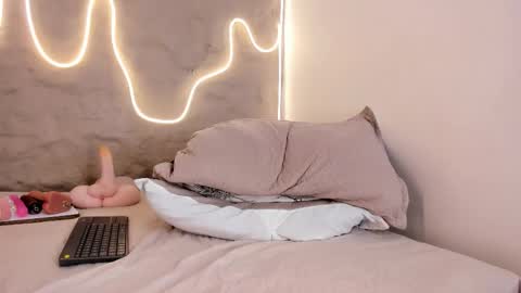 demy_ruiz online show from October 9, 3:32 am