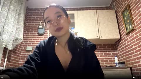 Emma online show from October 1, 1:38 pm