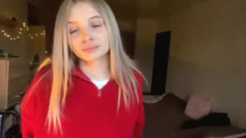 Vi  Victoria online show from October 20, 2:42 pm