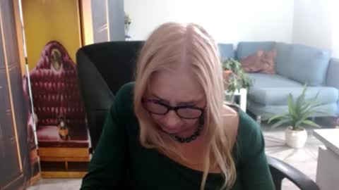 S O F I A online show from October 1, 2:22 pm