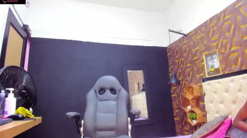 Madisson online show from February 5, 8:04 pm