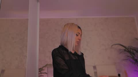 Thea online show from March 1, 6:07 pm