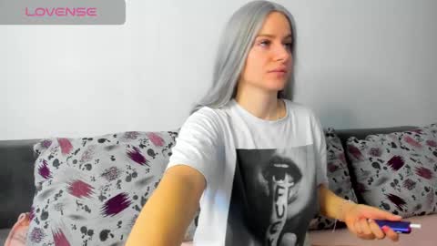 diamondkay_ online show from February 24, 7:20 am