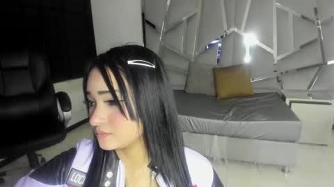 dianarous online show from December 25, 4:33 am