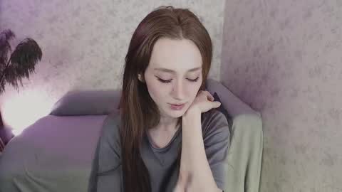 Hi im Alice 3 Im usualy online 03-10 or 17-21 UTC0 online show from March 8, 2:32 am