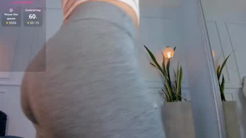 Dina  online show from September 17, 11:41 am