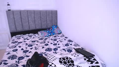 DINA online show from February 12, 5:37 pm