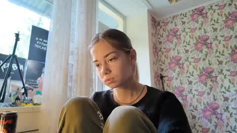 dinorahmroczkowski online show from September 17, 8:01 am