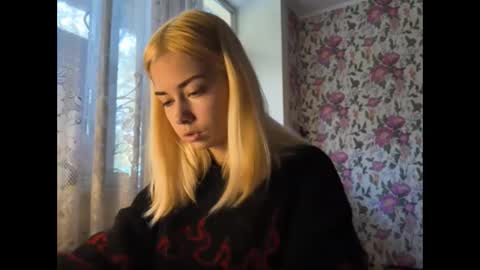 dinorahmroczkowski online show from September 27, 8:43 am