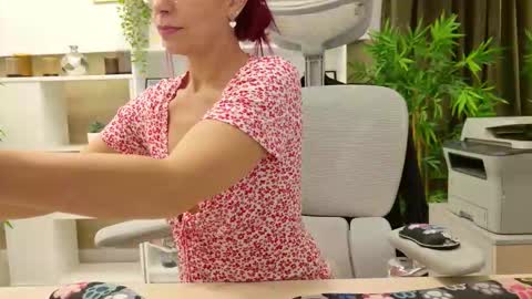 dirty_mature online show from October 9, 9:24 am