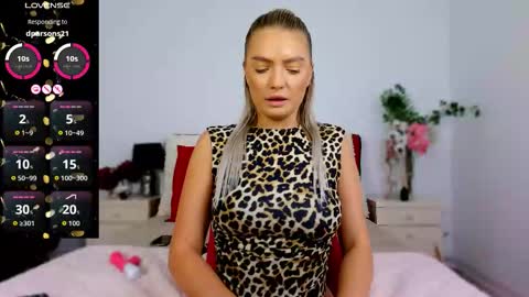 Chloe online show from September 12, 9:18 am