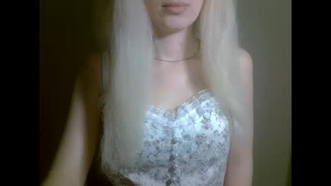 DitaMilton online show from October 25, 7:32 pm