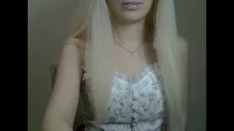 DitaMilton online show from January 19, 2:28 pm