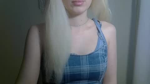 DitaMilton online show from October 12, 1:35 pm