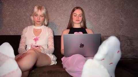 Hannah online show from December 2, 9:15 pm