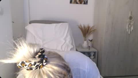 Alexxa online show from July 15, 9:08 pm