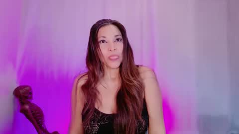 DivineLynn online show from February 16, 5:48 pm