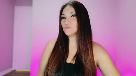 DivineLynn online show from October 24, 1:18 pm