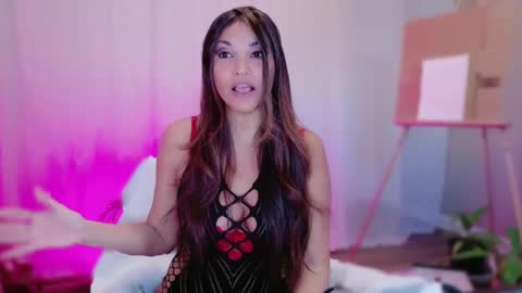 DivineLynn online show from February 28, 2:20 pm