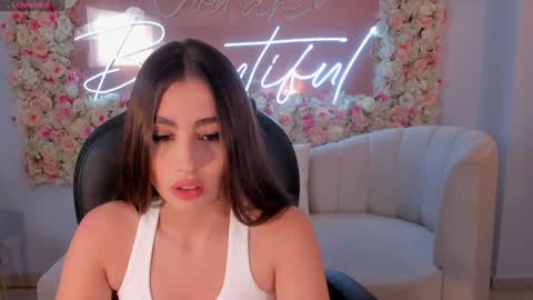 Dolcie  online show from December 16, 2:36 am