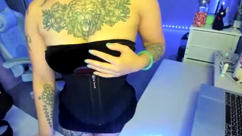 DOLLLFACE online show from November 5, 3:45 am