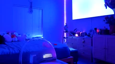 DOLLLFACE online show from February 19, 4:55 am