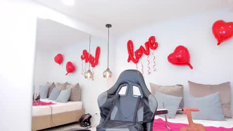 dolly walker online show from February 15, 2:33 pm