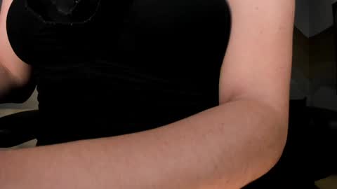 Dominique online show from December 19, 3:51 am